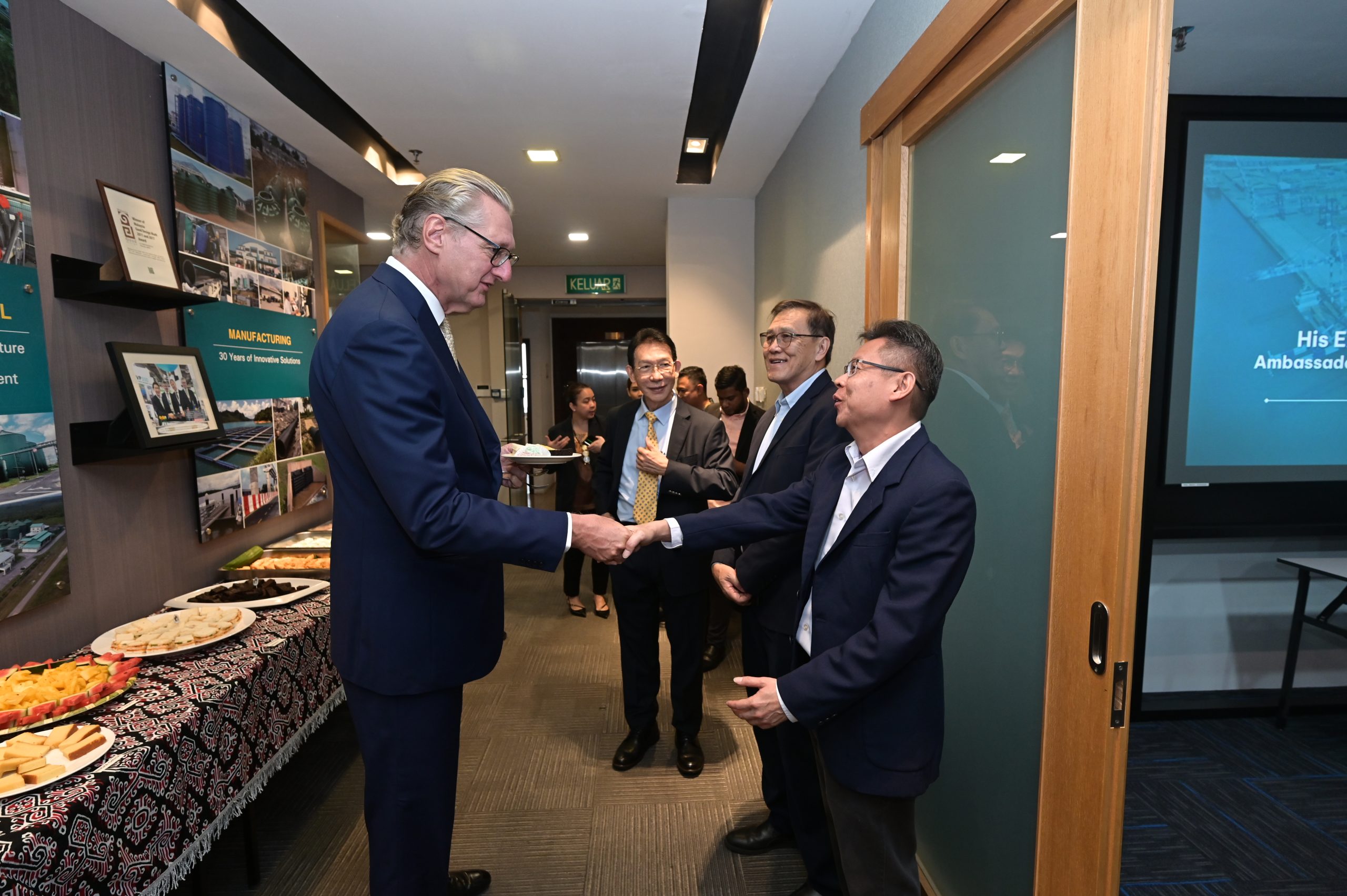 Weida Hosts Dutch Ambassador Visit: Building Bridges for Potential Partnership in Sarawak Ports2